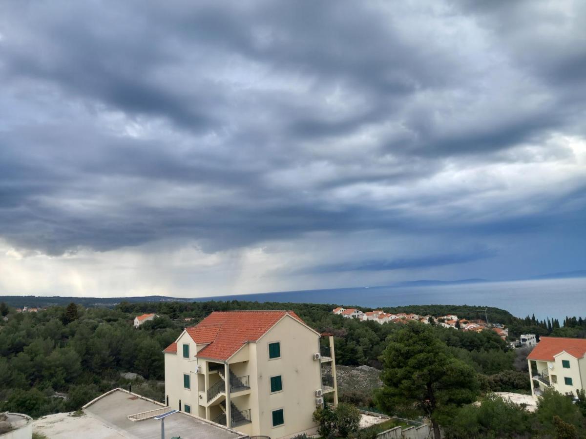 25 King'S Landing In Supetar Exterior foto